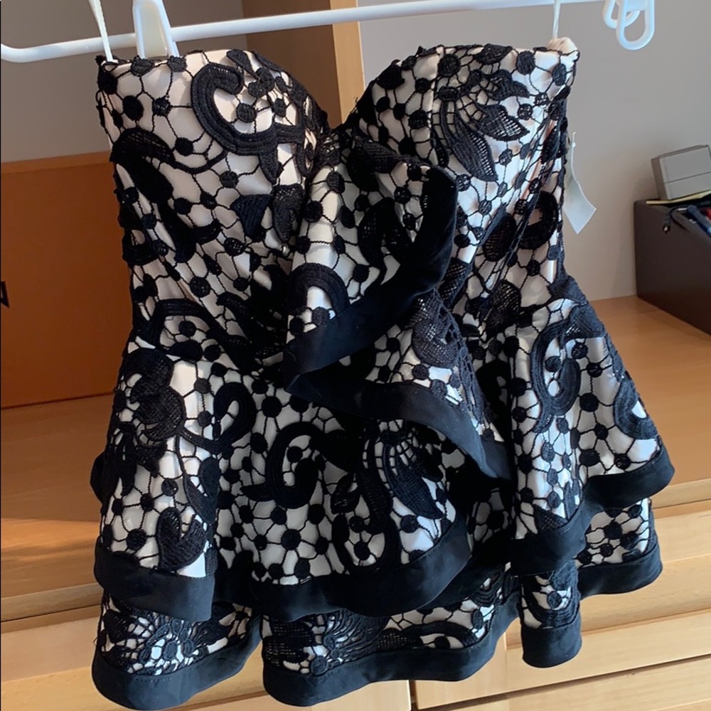 Strapless flare out top